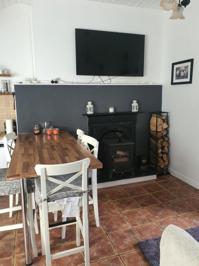 The Speak Easy Cottage Multyfarnham -Two Bedroom מראה חיצוני תמונה